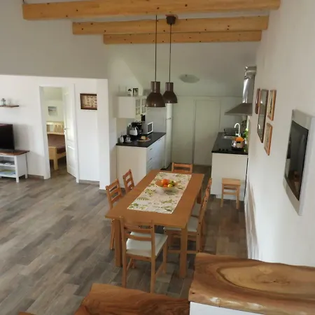 Apartment Thea *
